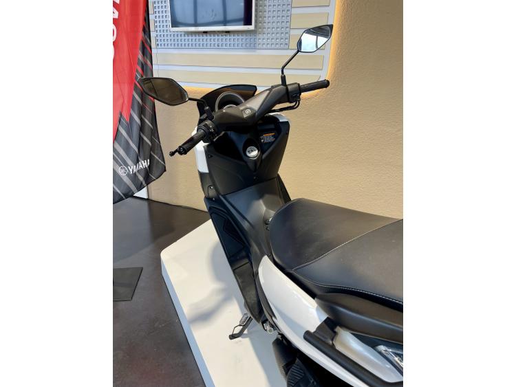 YAMAHA NMAX 125