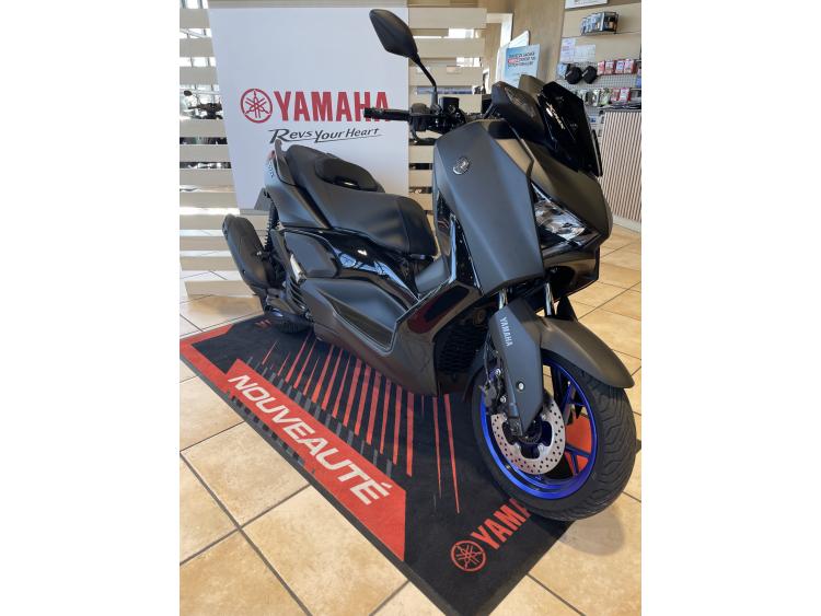 YAMAHA X-MAX 125