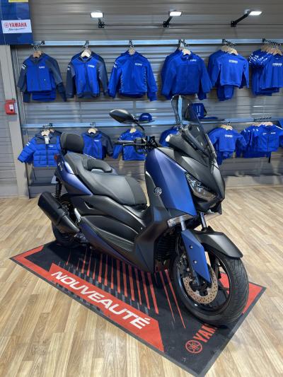 YAMAHA XMAX 300
