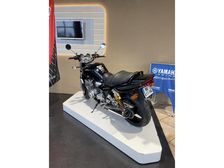 YAMAHA XJR 1300