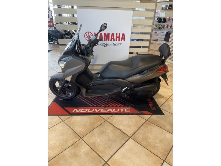 YAMAHA XMAX 125