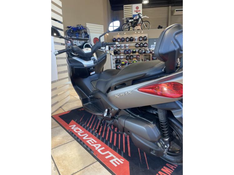 YAMAHA XMAX 125