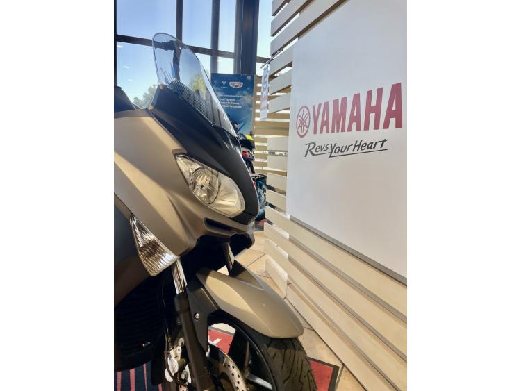 YAMAHA XMAX 125