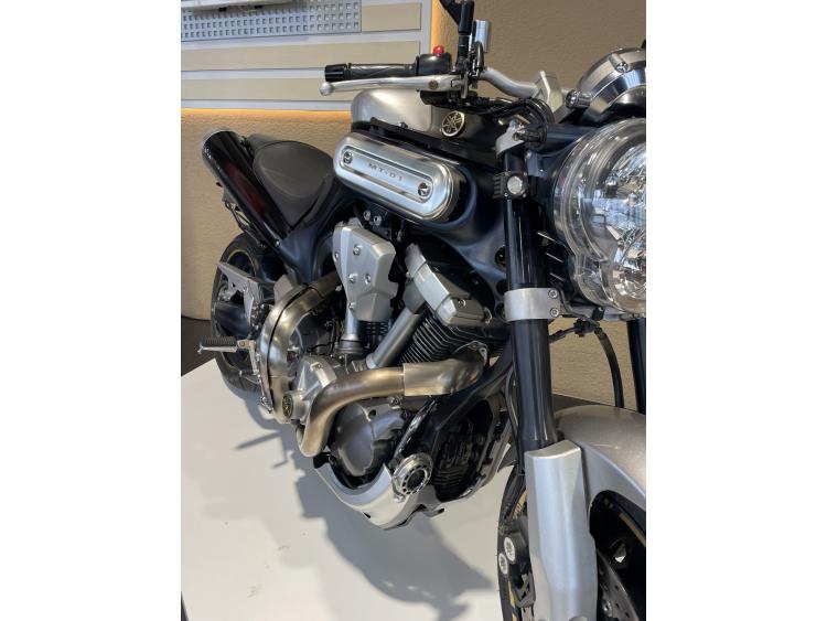 YAMAHA MT-01